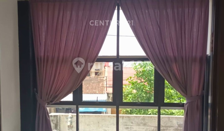 2-Story Shophouse Spacious and Comfortable Very Suitable for Business Use