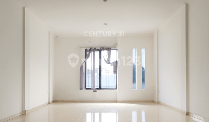 2-Story Shophouse by Palagan Road Sleman, Strategic Location for Business 2-Story Shophouse by Palagan Road Sleman, Strategic Location for Business