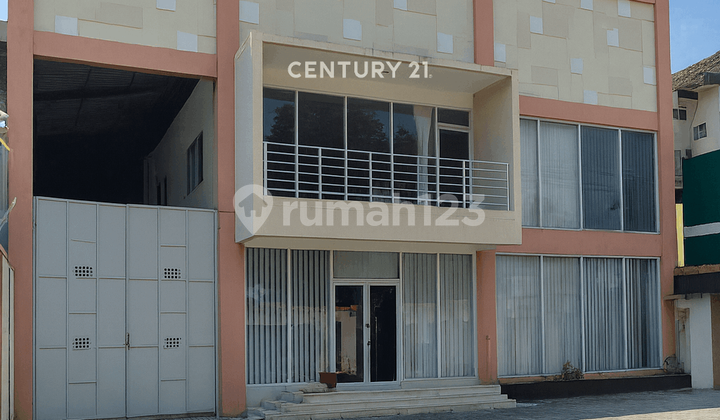 Spacious 1000 Sq M Warehouse, Strategic West Ring Road Location, Negotiable Until Deal.