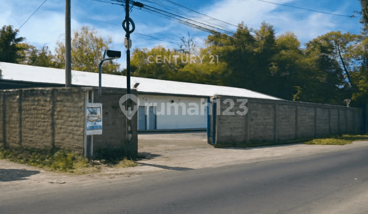 Ready-to-Use Warehouse in Sentolo Suitable for Residence and Business Ready-to-Use Warehouse in Sentolo Suitable for Residence and Business