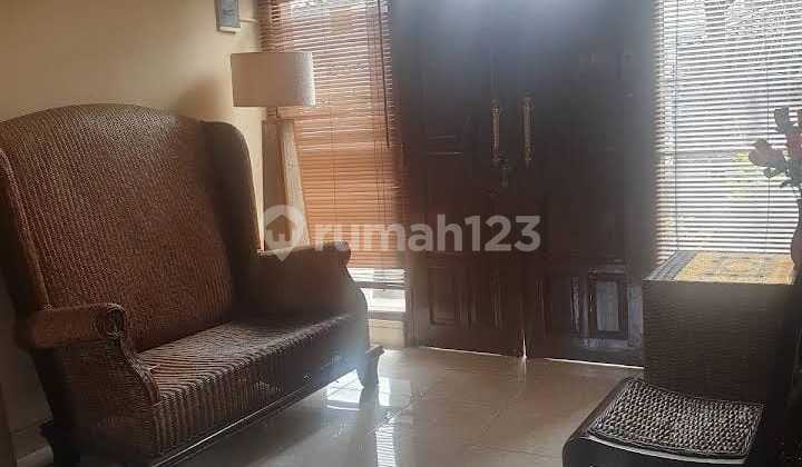 Rumah Furnist Jalan Palagan Dekat Hotel Hyatt