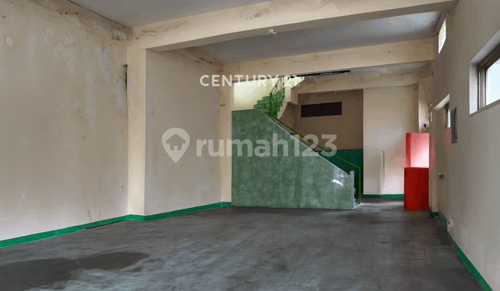 2-Story Shop House in Malioboro Area Ideal for Business 2-Story Shop House in Malioboro Area Ideal for Business