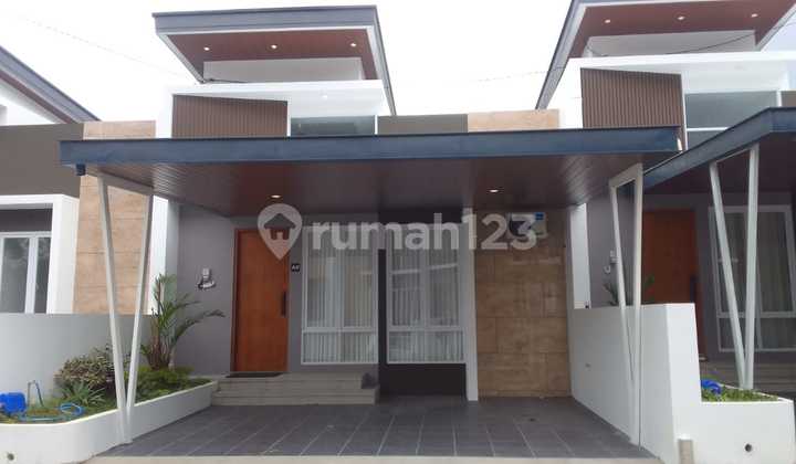 rumah baru one gatesytem dekat kampus uii 2