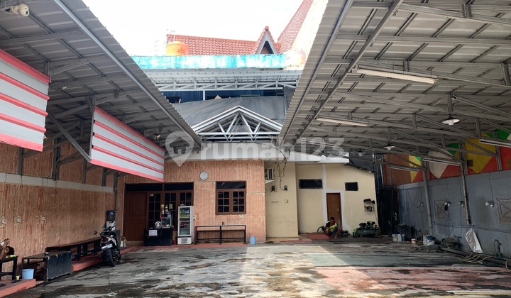 286 sqm Commercial Space in Kemanggisan