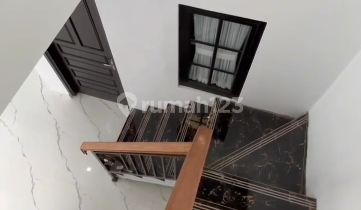 Rumah Classic 2 Lantai Plus Rooftop 5 Menit Keluar Tol Cijago Dan Dekat Lrt 2