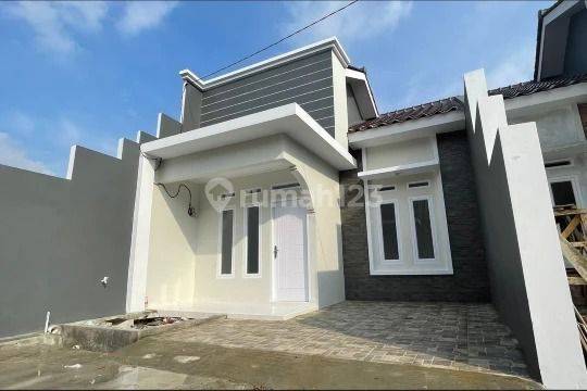 Rumah baru Murah di Tanah Baru Depok Ready Stock Siap Huni 7 menit Keluar Tol Kukusan Depok 1