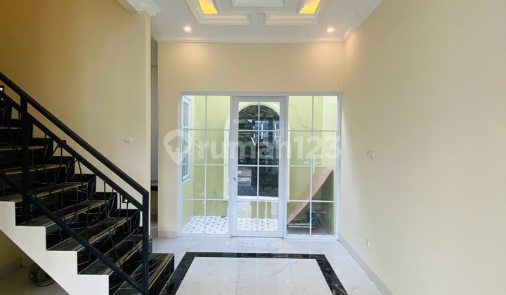 Rumah 2 Lantai Cakep Akses Top di Kota Depok 8 Menit Stasiun Depok Lama 2