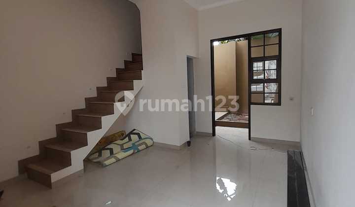 Affordable 2-Story House in Ciracas, East Jakarta with Good Access Affordable 2-Story House in Ciracas, East Jakarta with Good Access