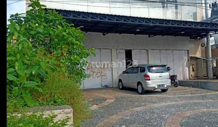 Gudang Akses Kontainer Tepi Jalan Dekat Ringroad Utara Yogyakarta 4