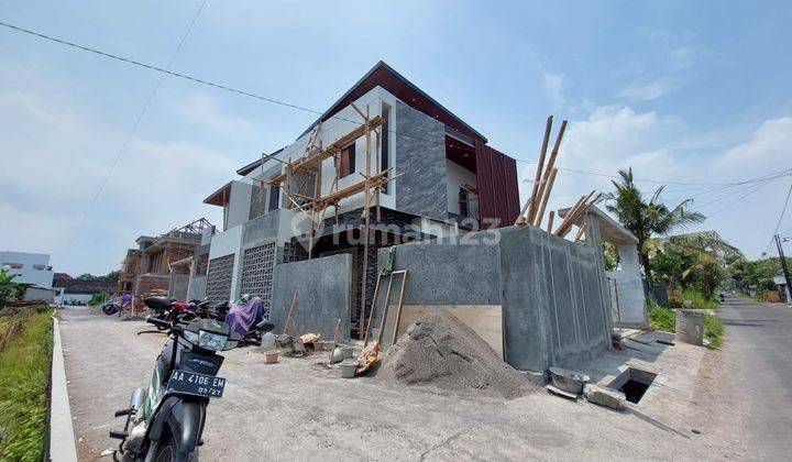 Rumah Mewah Modern Dekat Kampus Ugm Uii Dan Pakuwon Mall Jogja 2