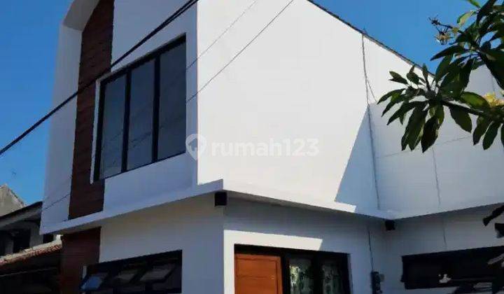 Rumah Cantik Modern Dekat Pakuwon Mall Dan Kampus Upn Amikom 1