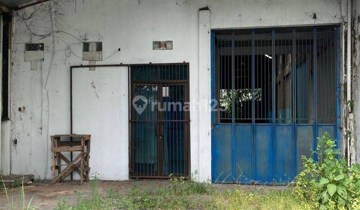 Gudang Akses Kontainer Dekat Jalan Godean Yogyakarta 1