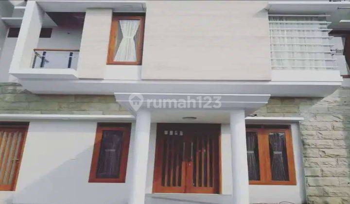 Rumah Mewah Furnis Dekat Kampus Ugm Dan Jogja City Mall