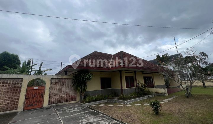 Strategic Large House Near UPN and UGM Campus and Pakuwon Mall Yogyakarta