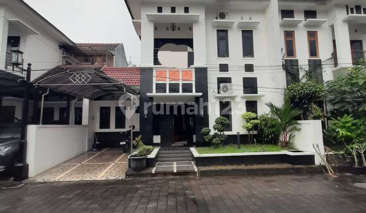 Furnished House Near JCM Mall, UGM Campus, and Sarjito Hospital
