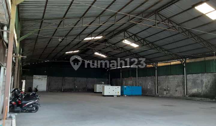 Container Access Warehouse Near Adisucipto Airport Yogyakarta Container Access Warehouse Near Adisucipto Airport Yogyakarta