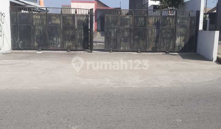 Ready-to-Use Warehouse with Container Access on Jogja Klaten Provincial Road