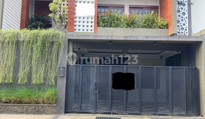 Strategic Luxury House Near Hermina Hospital and Kampung Unriyo Maguwo Strategic Luxury House Near Hermina Hospital and Kampung Unriyo Maguwo