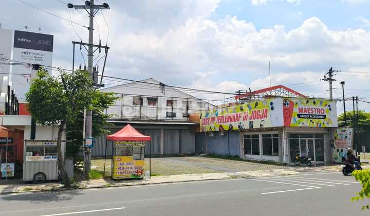 Strategic Warehouse in Downtown Yogyakarta Near Malioboro Strategic Warehouse in Downtown Yogyakarta Near Malioboro