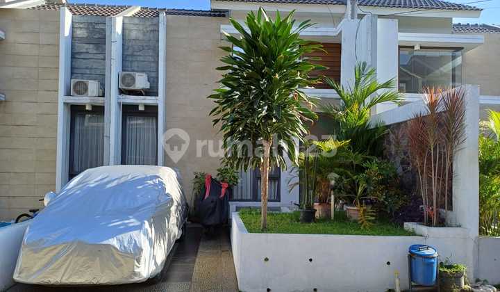 Cimanggis Permata Cimanggis 2-story house in a large complex.