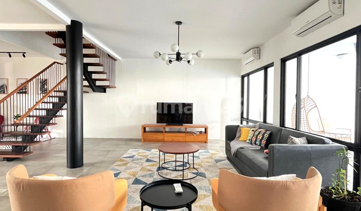 Cipete Rumah Modern Tropikal Dalam Perumahan Dekat MRT Cipete