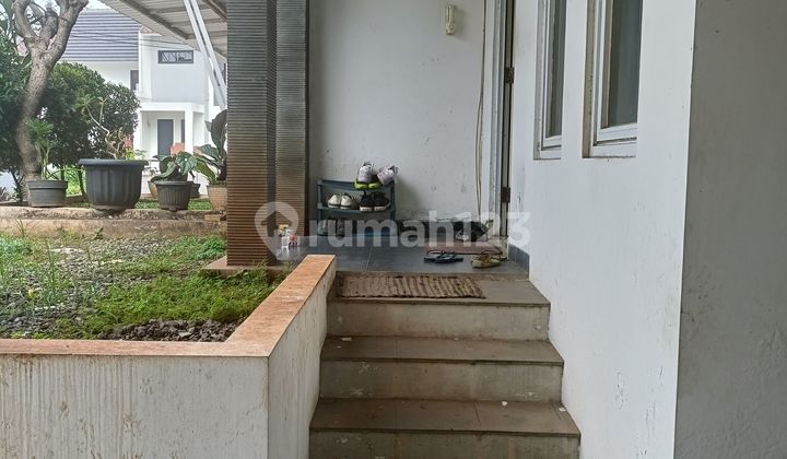 Cinere near Graha Cinere, a 2-story house in a cluster. 2