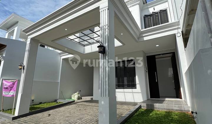 Cinere Megapolitan Rumah Brand New American Style Halaman Luas