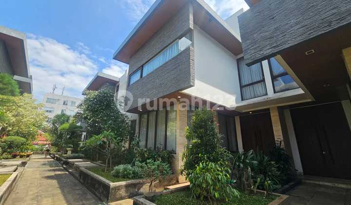 Ampera kemang rumah 3 lantai dekat tb simatupang fasum swimpool