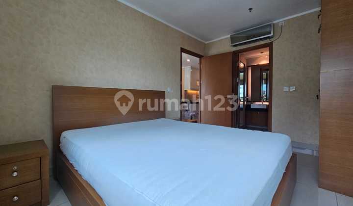 Sahid Sudirman Residence 10th floor apartment facing the MRT