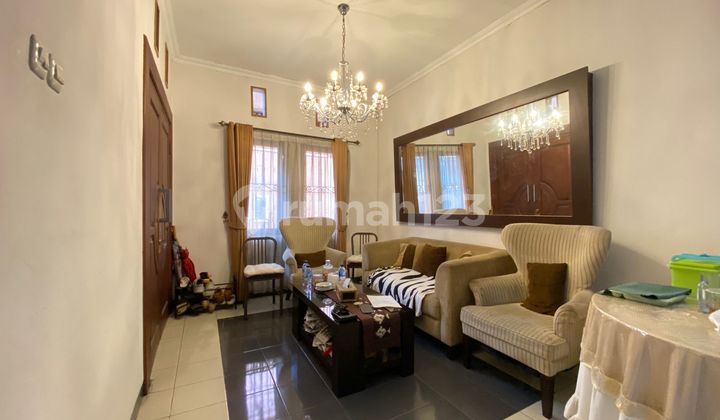 Djuanda Pondok Melati Rumah Luas 370 Hadap Jalan Raya dan Komplek Djuanda Pondok Melati Rumah Luas 370 Hadap Jalan Raya dan Komplek