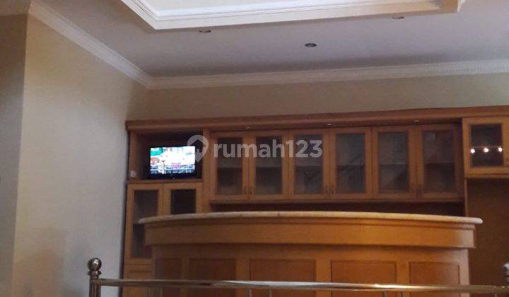 Rumah Siap Huni Dengan Ceiling Tinggi Dan Dekat Bintaro Jaya 1