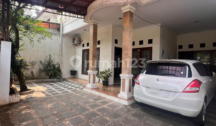 Turun Harga! Rumah Siap Huni 2 Lantai di Bintaro Sektor 2 - Dekat ke Jaksel