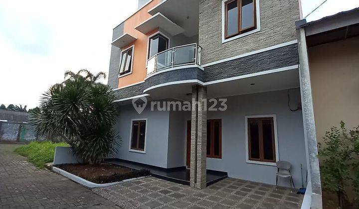 Dijual Rumah 2 Lantai di Jombang Ciputat 1