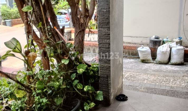 Dijual Rumah Asri Halaman Luas di Bintaro Sektor 9 1