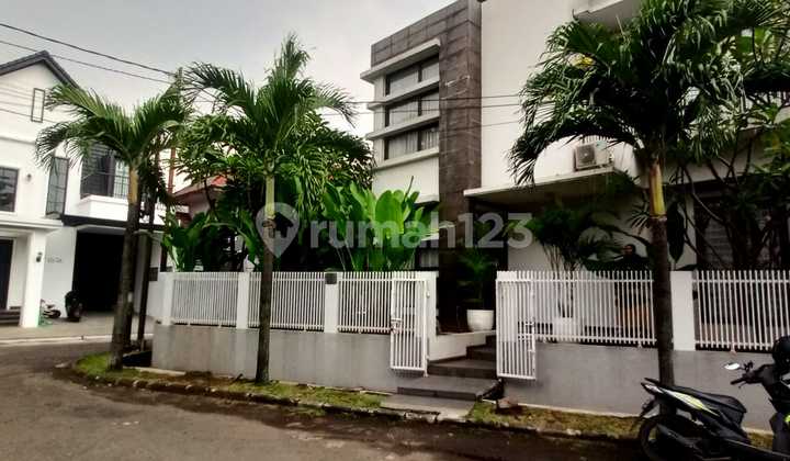 Rumah Hook Bintaro - Siap Huni 2 Lantai, Harga Nego!