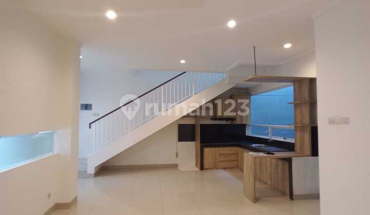 For Sale! Rumah Bagus Siap Huni di Discovery Bintaro Sektor 9 - Fasilitas Lengkap!  1
