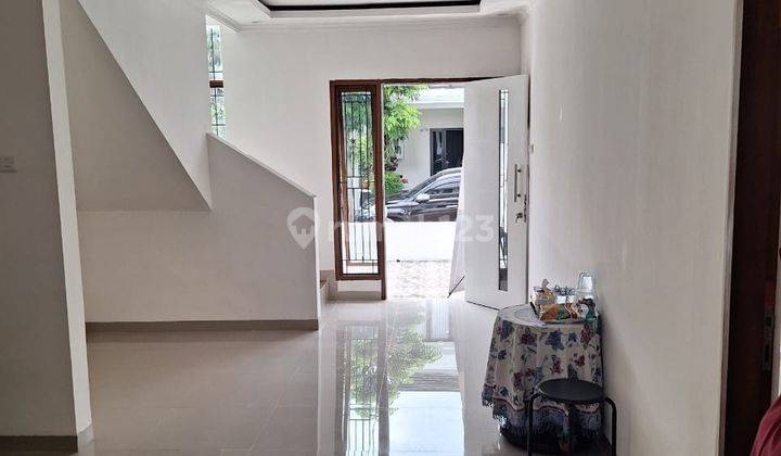 Dijual Rumah Cantik Siap Huni di Emerald Bintaro 2