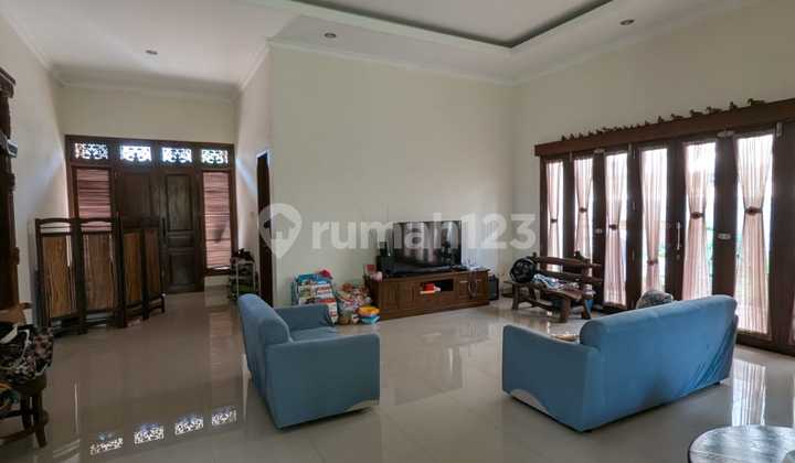 Halaman Luas! Rumah Siap Huni Lokasi Strategis di Pesanggrahan Jaksel