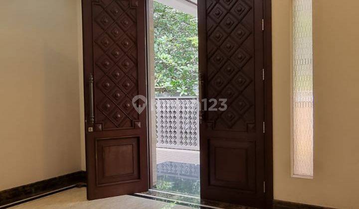 Dijual Rumah Hook, Mewah dan Siap Huni di Pondok Indah 2