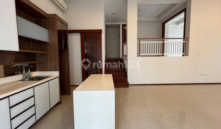 Disewakan Rumah Mewah 2 Lantai di Kebayoran Bintaro 2