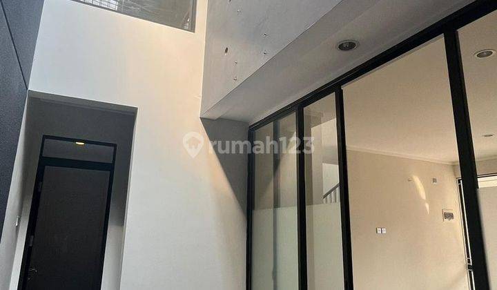 Dijual Rumah Bagus 2 Lantai di Kebayoran Bintaro 2