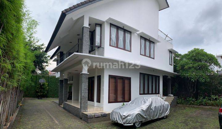 Dijual Rumah Bagus Dengan Halaman Luas di Menteng Dalam Tebet 1