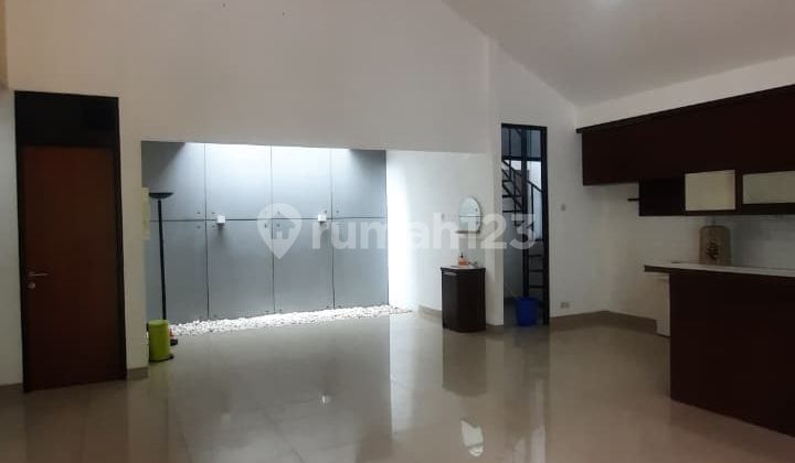 Murah! Rumah Luas Posisi Hook di Perumahan Bintaro Sektor 9