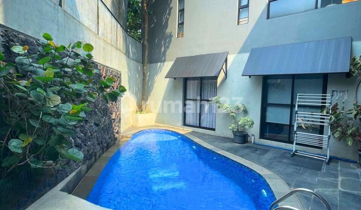For Sale! Luxury House with Private Pool in Emerald Bintaro Sector 9