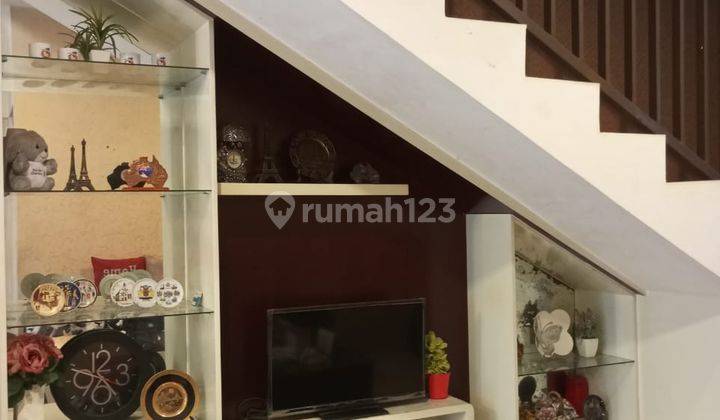 Dijual Rumah Bagus 2 Lantai dekat Stasiun Pondok Ranji 2