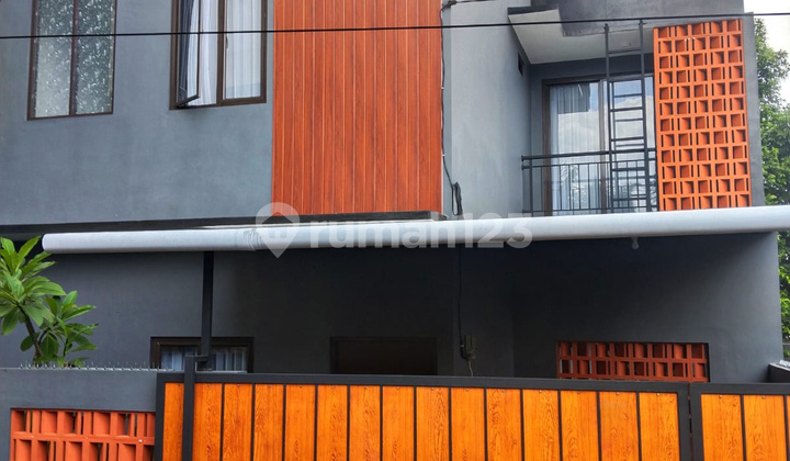 Rumah Modern Minimalist Dekat Bintaro Jaya, Pondok Kacang - Lokasi Strategis dan Nyaman