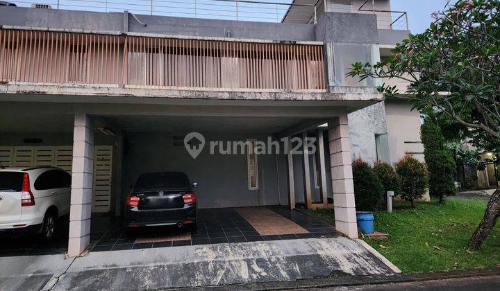 Dijual Rumah Mewah Ada Pool di Lingkungan Nyaman Bsd 2