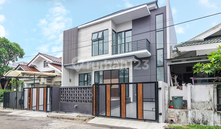 Modern Design New Constructed House Ready to Occupy in Bintaro Sector 2
