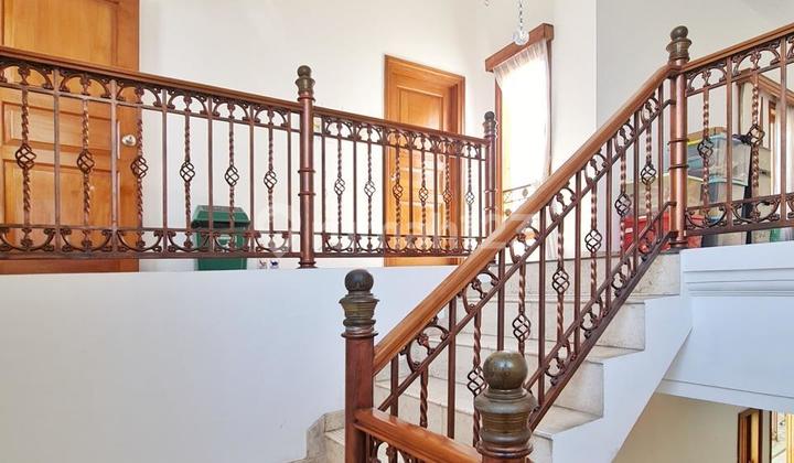 For Sale! Rumah Mewah + Private Pool - Strategis di Taman Rempoa 2