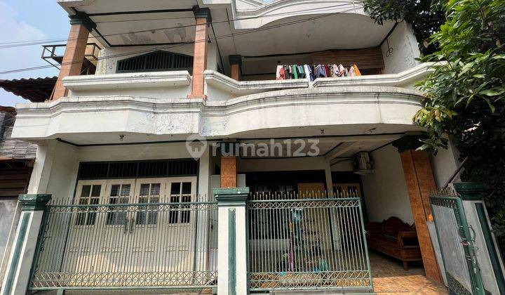 Dijual Rumah Luas di Komplek Ciputat 1